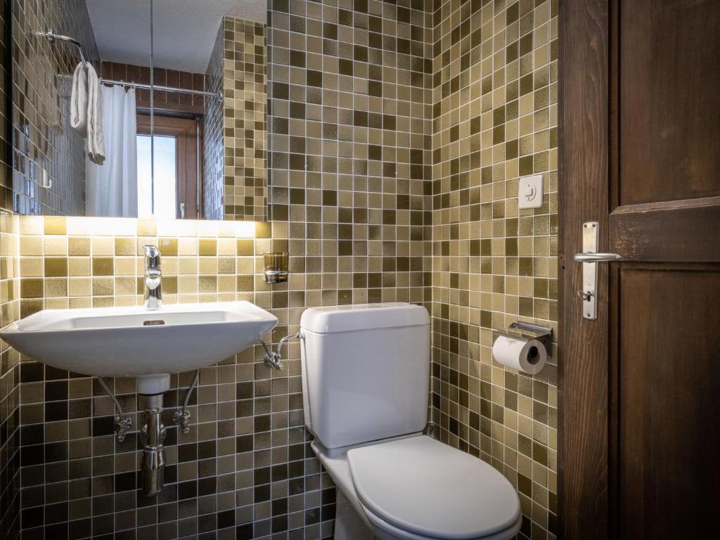 Koupelna v ubytování Apartment Jorasse C 20 by Interhome