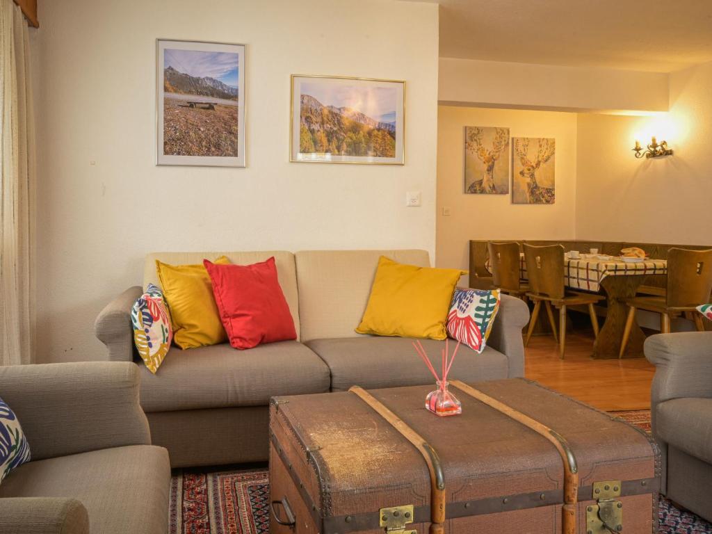 Posezení v ubytování Apartment Dent Favre A 5 by Interhome