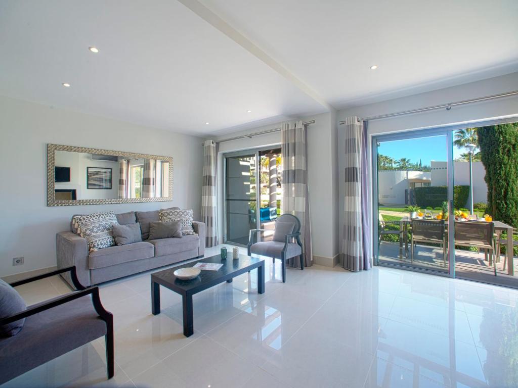 Apartment Pine Hills Pérola by Interhome