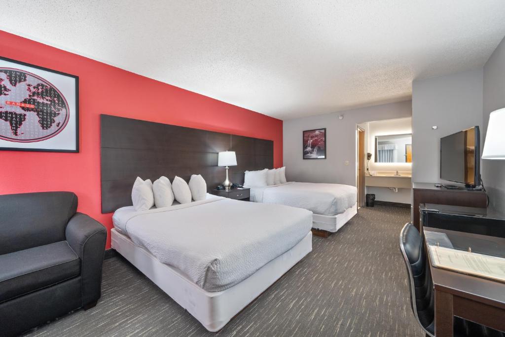 Ramada by Wyndham Sioux Falls Airport - Waterpark Resort & Event Center - 