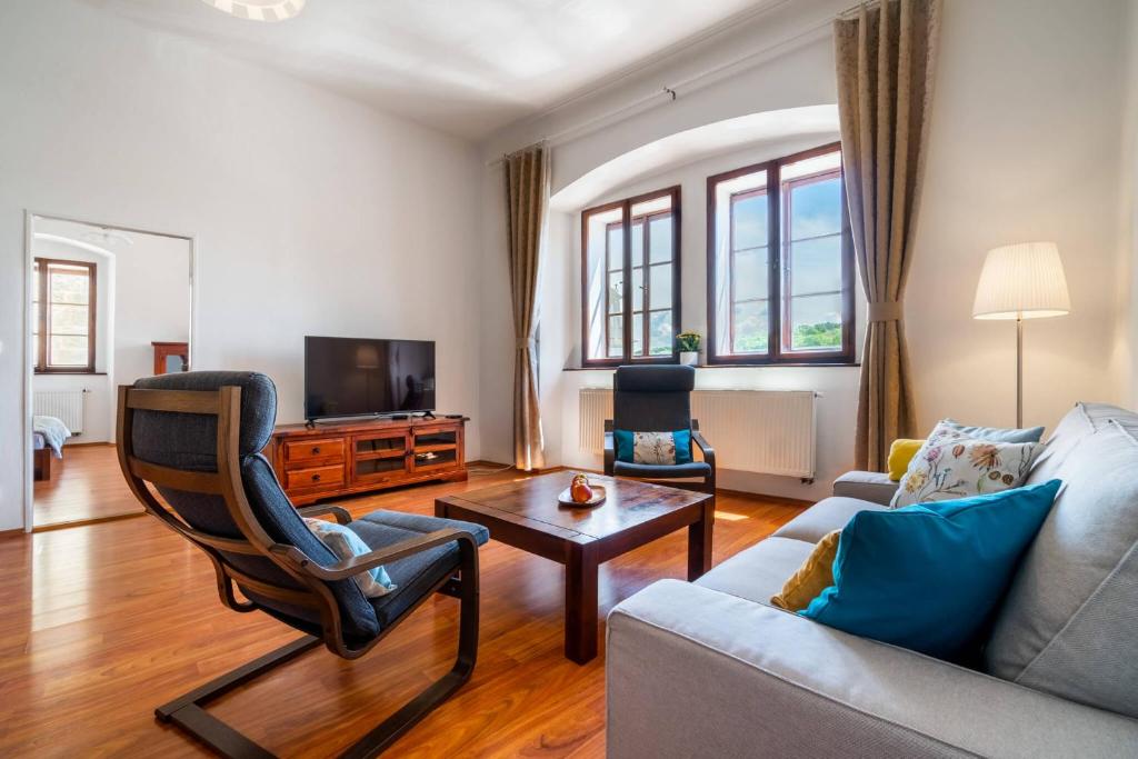 Telewizja i/lub zestaw kina domowego w obiekcie Starý farhof