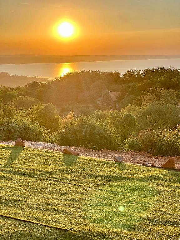 Fotografie z fotogalerie ubytování Panorama House Balatonalmádi v destinaci Balatonalmádi