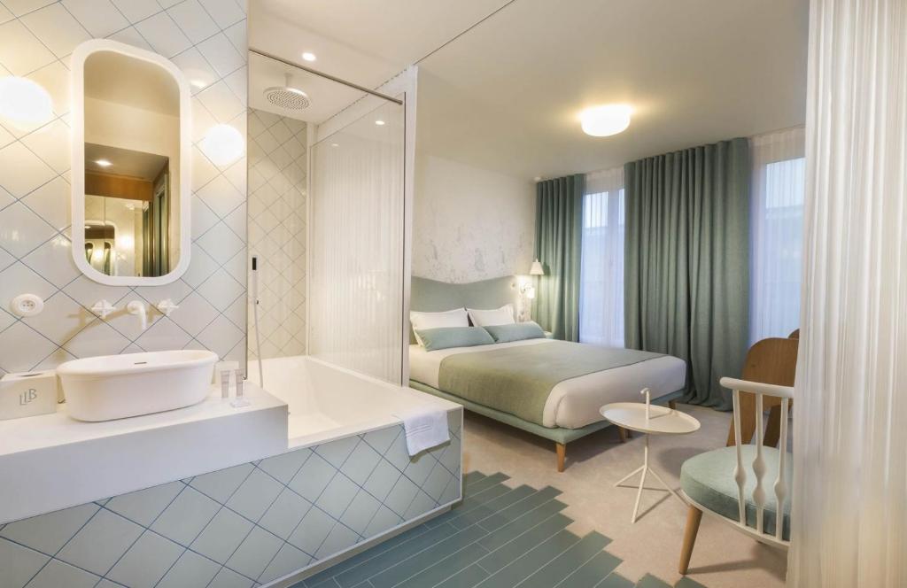 Gallery image of Hotel le Lapin Blanc in Paris
