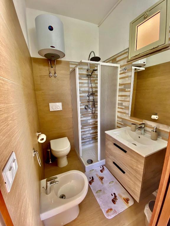A bathroom at La Bouganville B&B