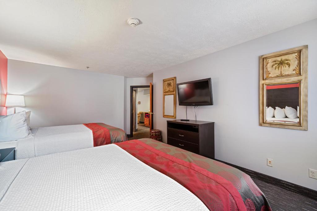 Ramada by Wyndham Sioux Falls Airport - Waterpark Resort & Event Center photo