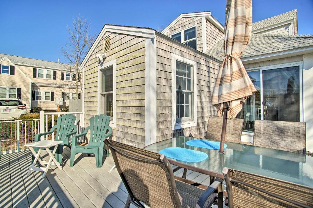 PetFriendly Hyannis Home with Deck and Stream Views!, Hyannis (updated