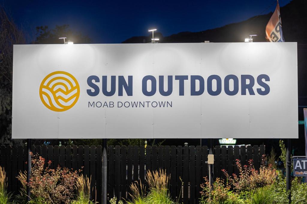 Certifikát, hodnocení, plakát nebo jiný dokument vystavený v ubytování Sun Outdoors Moab Downtown