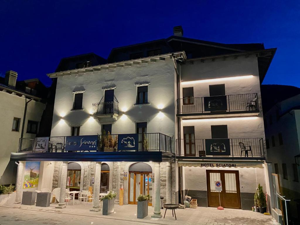 Budova, kde se hotel nachází