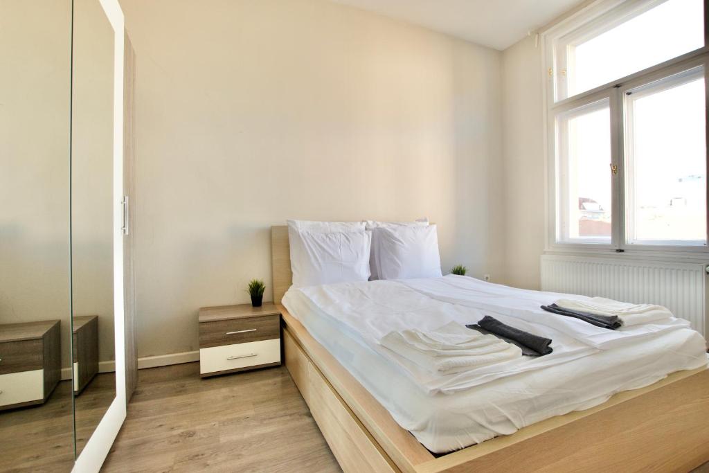 Flatiron Budapest Building - By Hi5 - One-Bedroom Apartment