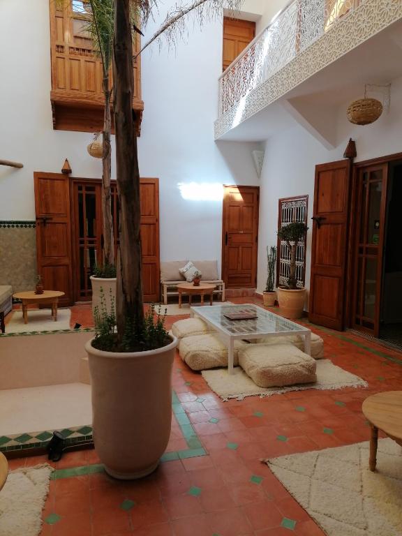 Posezení v ubytování DAR MAR'OUKA , Maison d'hôtes
