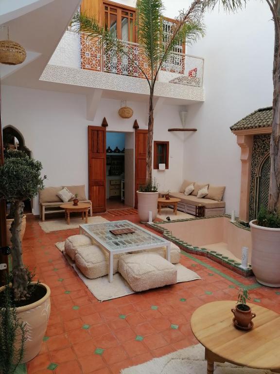 Posezení v ubytování DAR MAR'OUKA , Maison d'hôtes