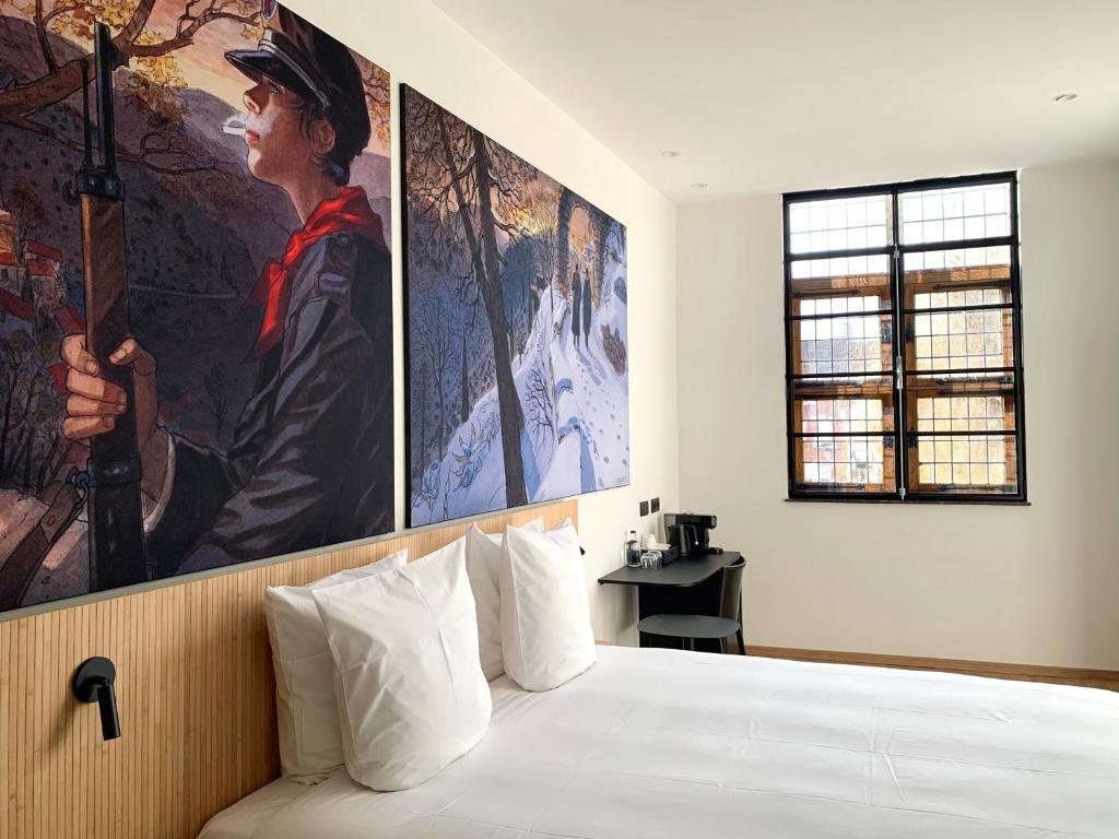 
Deluxe Double Canal View
