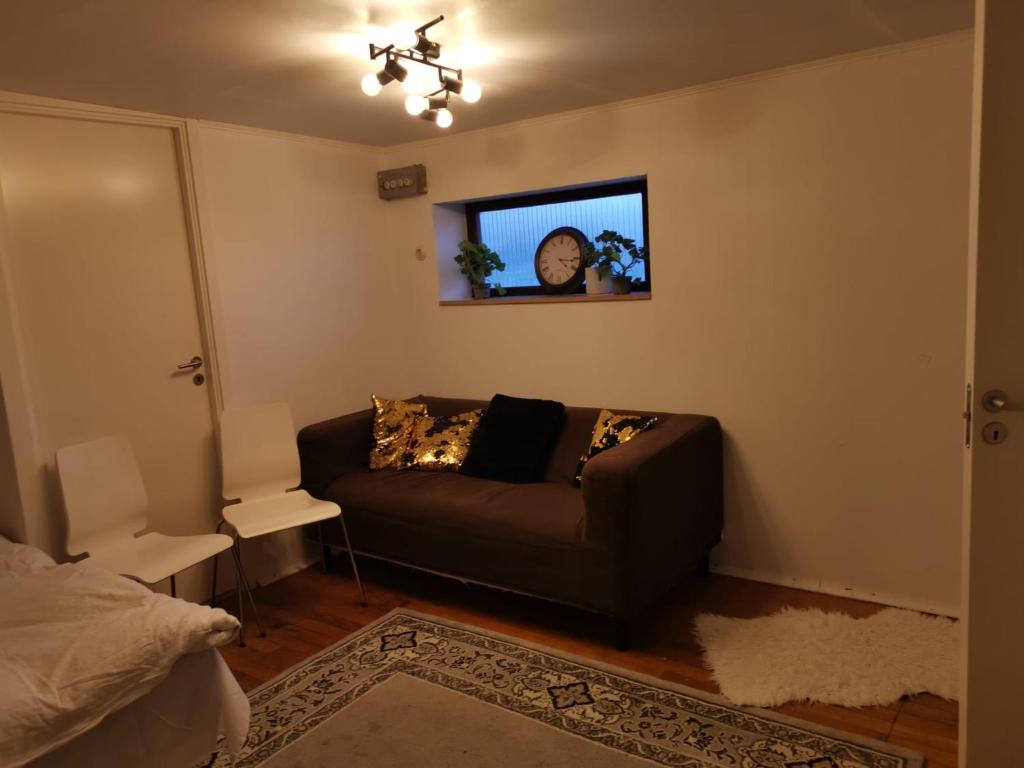Ett rums lägenhet med egen ingång, parkering - Apartamento De Una Habitación