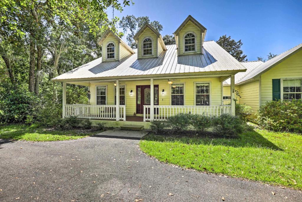 Charming Waldo Getaway Near Lake Santa Fe! - Housity