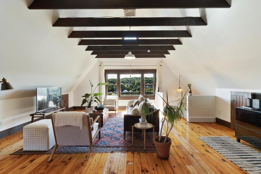 The Pearl Garden, New Haven, New Haven (updated prices 2024)