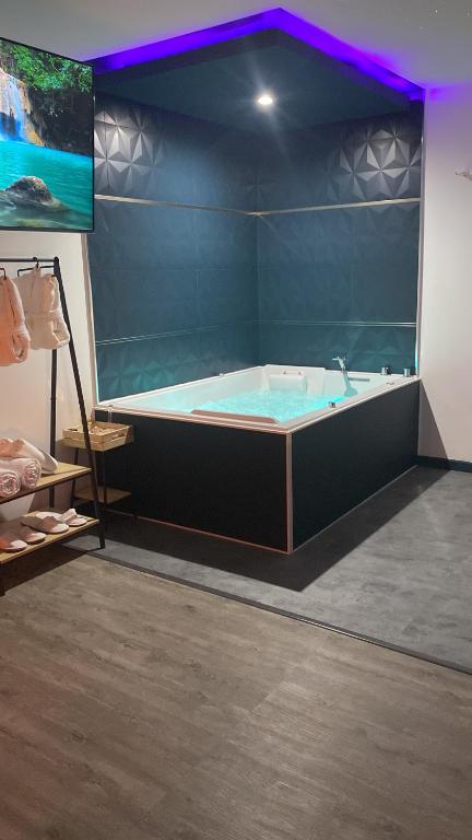 Fotografia z galérie ubytovania Privilège Spa, jacuzzi & Sauna v destinácii Varois-et-Chaignot