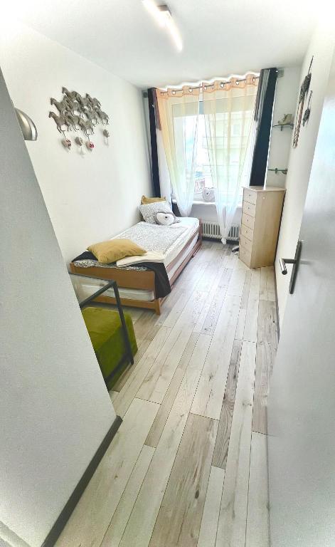 Postel nebo postele na pokoji v ubytování Fabulous Lakeside Family Apartment | 4 Rooms