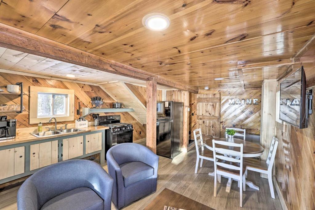 Lakeside Cabin Less Than 1 Mi From Mt Kineo Shuttle!, Rockwood