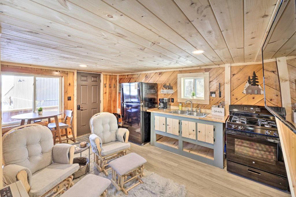 PetFriendly Rockwood Cabin on Moosehead Lake, Rockwood Updated 2023