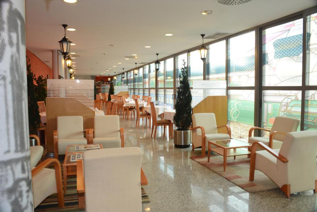 Aparthotel Huesca (España Huesca) - Booking.com