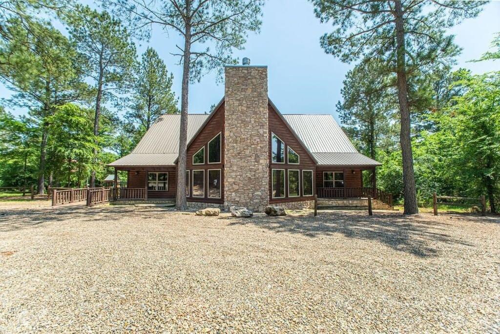 Sweet Serenity Bring The Whole Family To This Spacious Cabin cabin