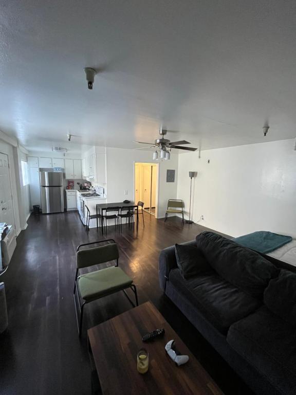 Studio Valley, Los Angeles (updated prices 2024)