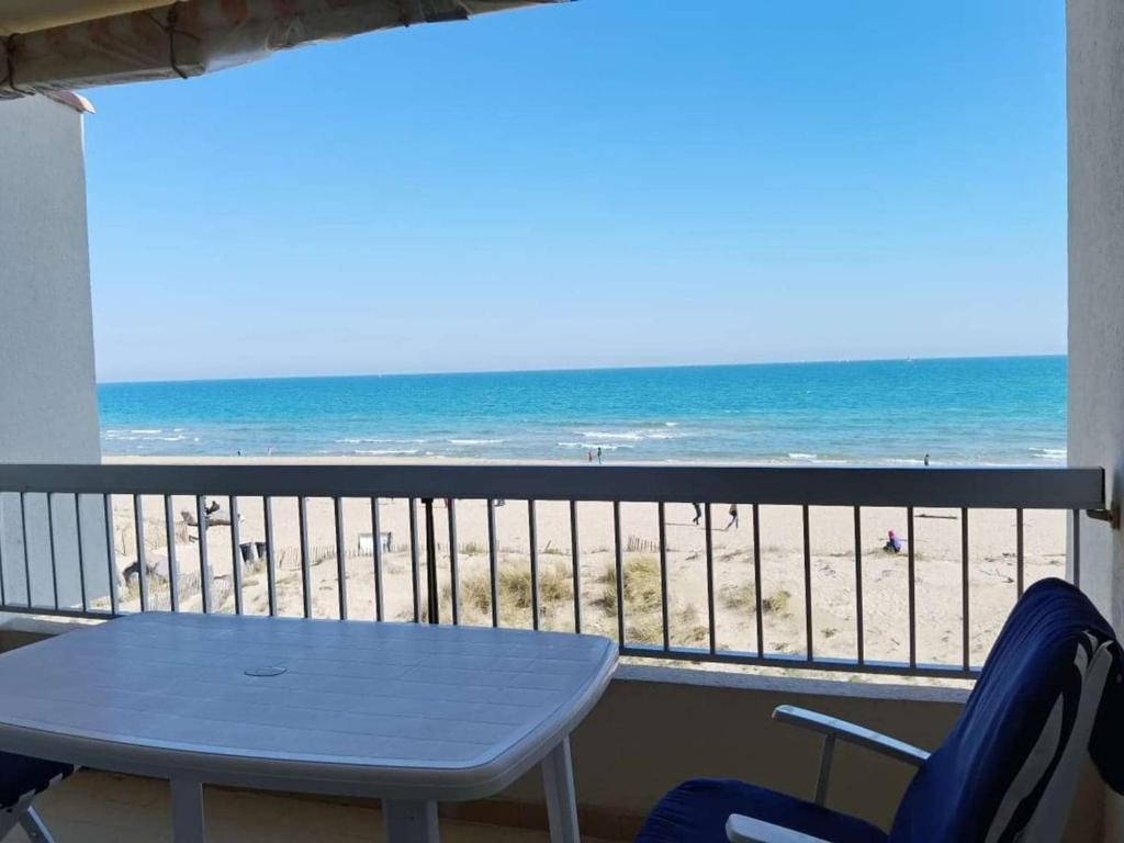 Photo de la galerie de l'établissement Charmant Studio Cabine à Marseillan-Plage avec Parking Privé - FR-1-326-702, à Marseillan