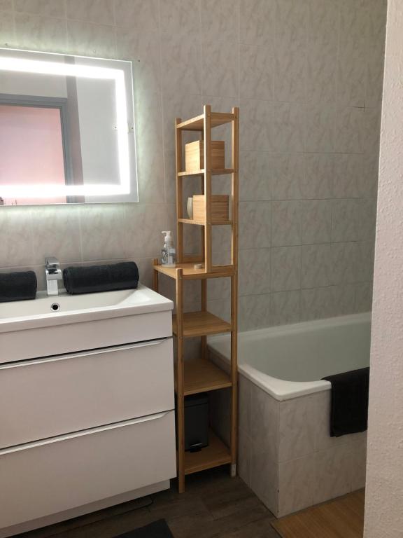 Kúpeľňa v ubytovaní Studio au pied des sentiers