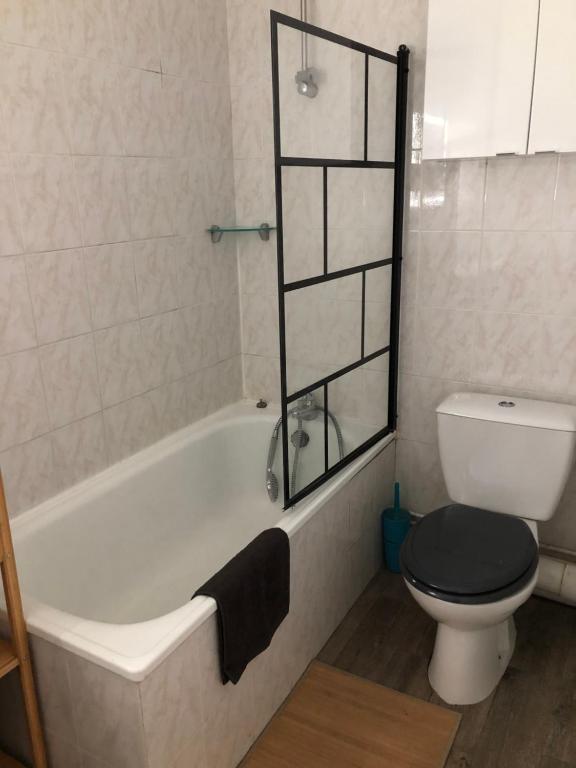 Kúpeľňa v ubytovaní Studio au pied des sentiers