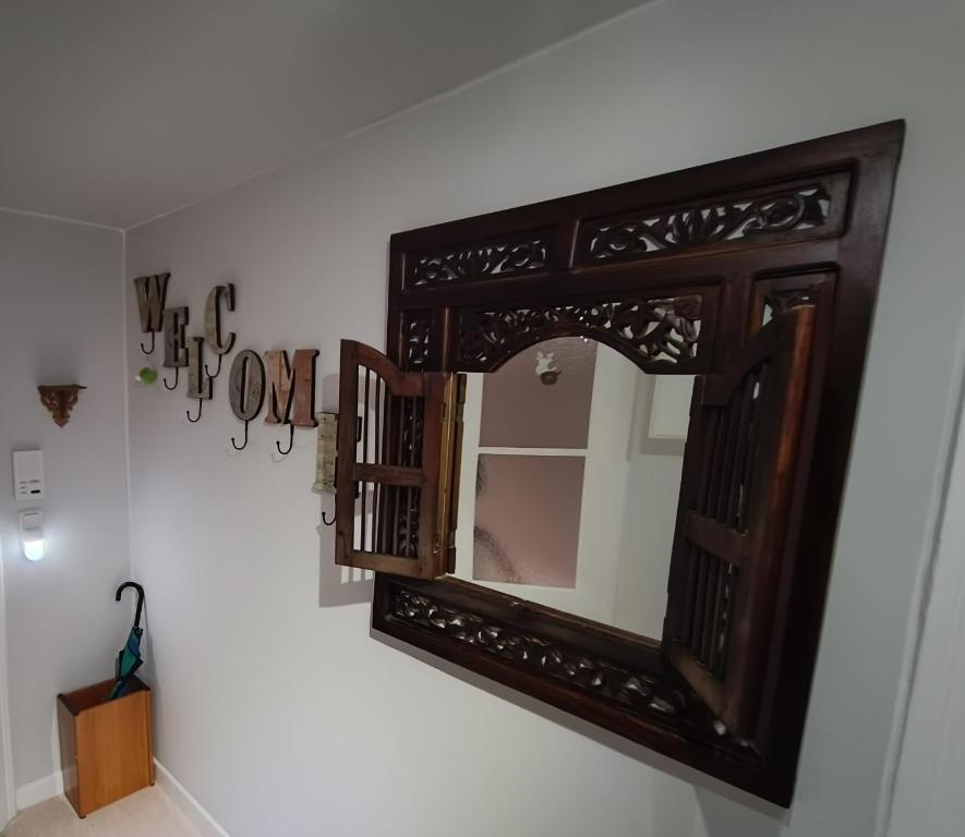Elvis Family Dream - Housity