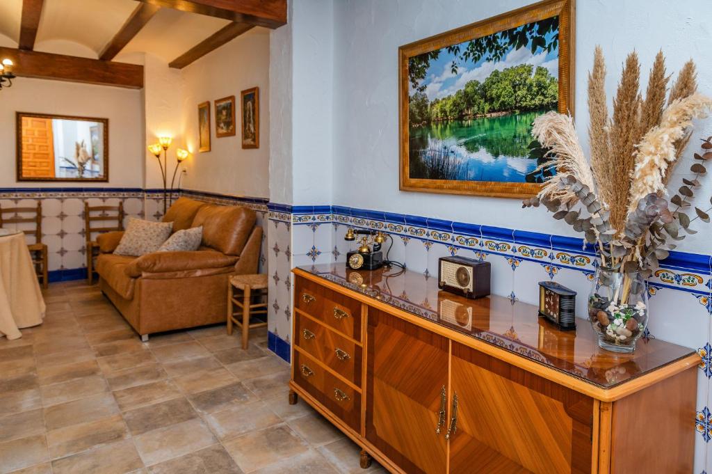 A seating area at Casa rural la balsa