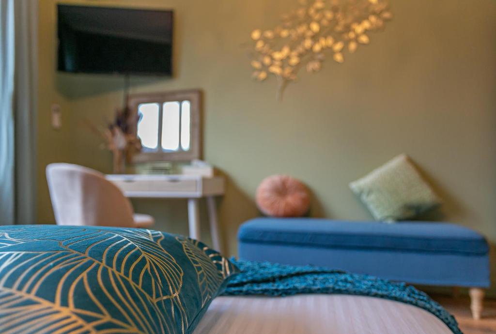TV a/nebo společenská místnost v ubytování The Newport Lodge - incl 3h Wellness & use Ebikes & breakfast