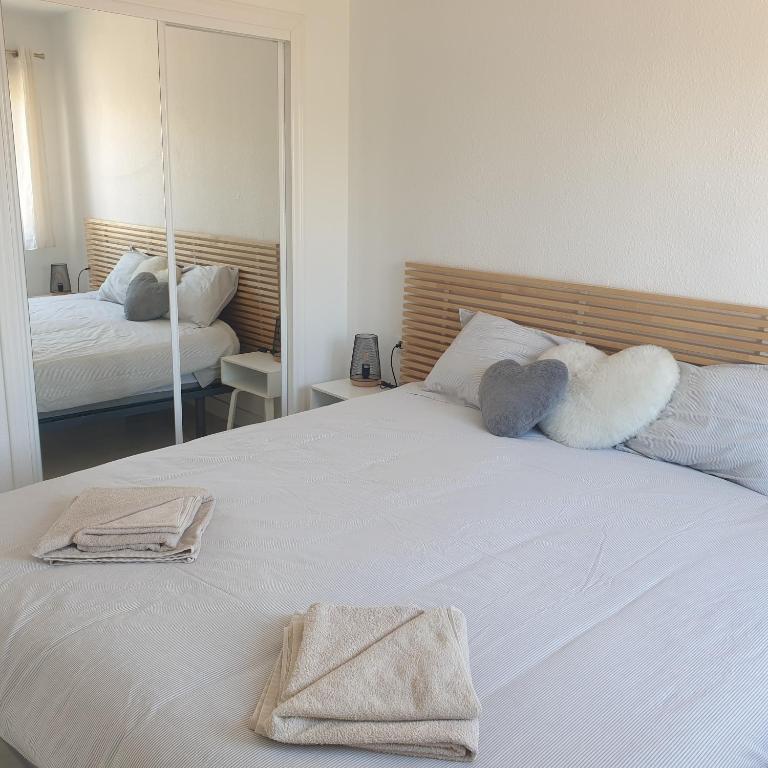 Posteľ alebo postele v izbe v ubytovaní Beach Front Sea View Punta Prima