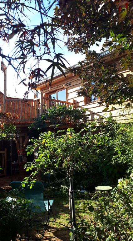 Vonkajšia záhrada v ubytovaní La cabane du bon chemin ,spa