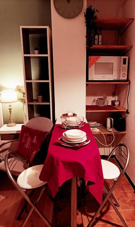 Posedenie v ubytovaní Studio accueillant au cœur de Paris - 30 m² - Tout inclus.