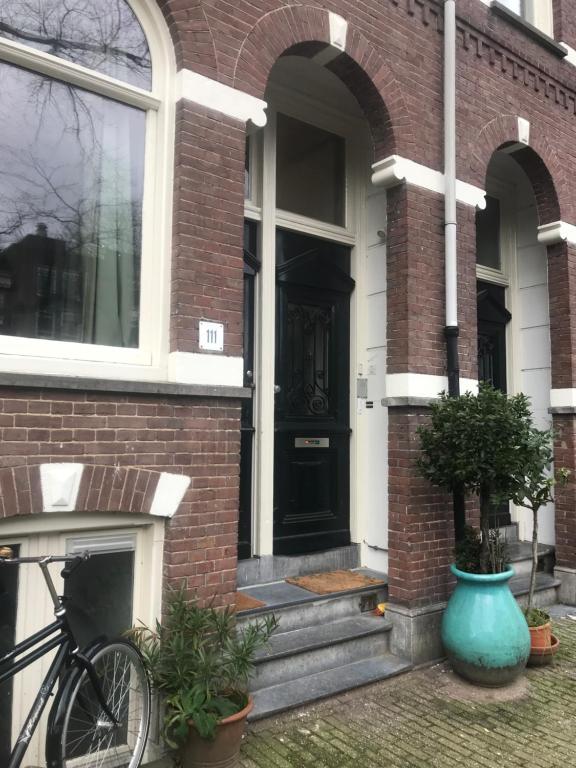 Six - Studio Apartment