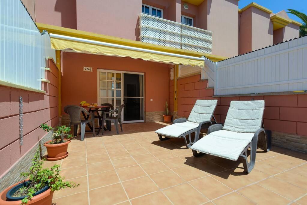 Fotografie z fotogalerie ubytování Bonito dúplex con piscinas junto a la playa v destinaci San Bartolomé