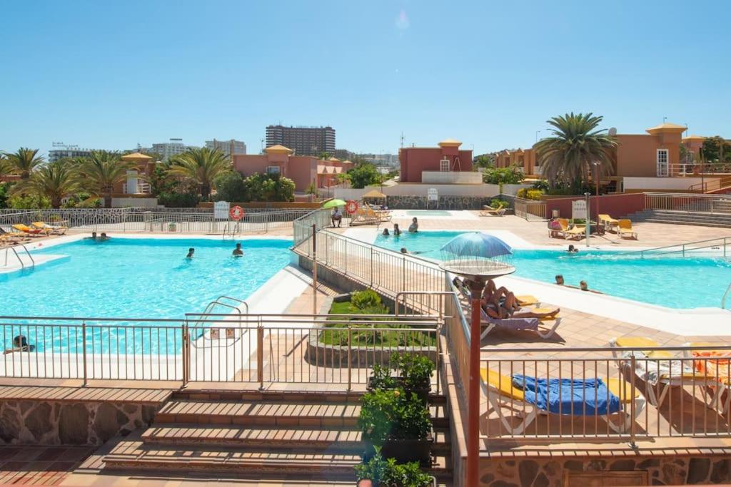 Fotografie z fotogalerie ubytování Bonito dúplex con piscinas junto a la playa v destinaci San Bartolomé