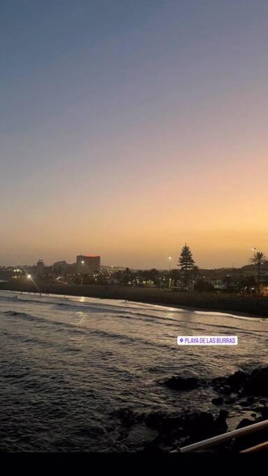 Fotografie z fotogalerie ubytování Bonito dúplex con piscinas junto a la playa v destinaci San Bartolomé