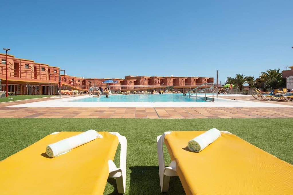 Fotografie z fotogalerie ubytování Bonito dúplex con piscinas junto a la playa v destinaci San Bartolomé