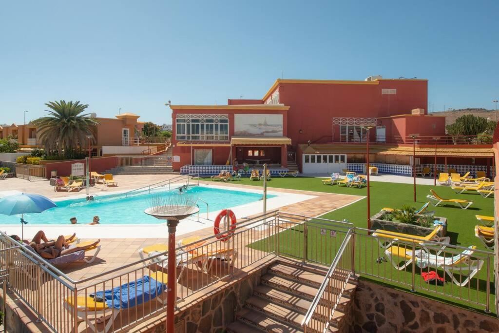Fotografie z fotogalerie ubytování Bonito dúplex con piscinas junto a la playa v destinaci San Bartolomé