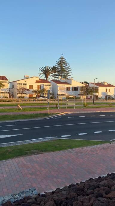 Fotografie z fotogalerie ubytování Bonito dúplex con piscinas junto a la playa v destinaci San Bartolomé