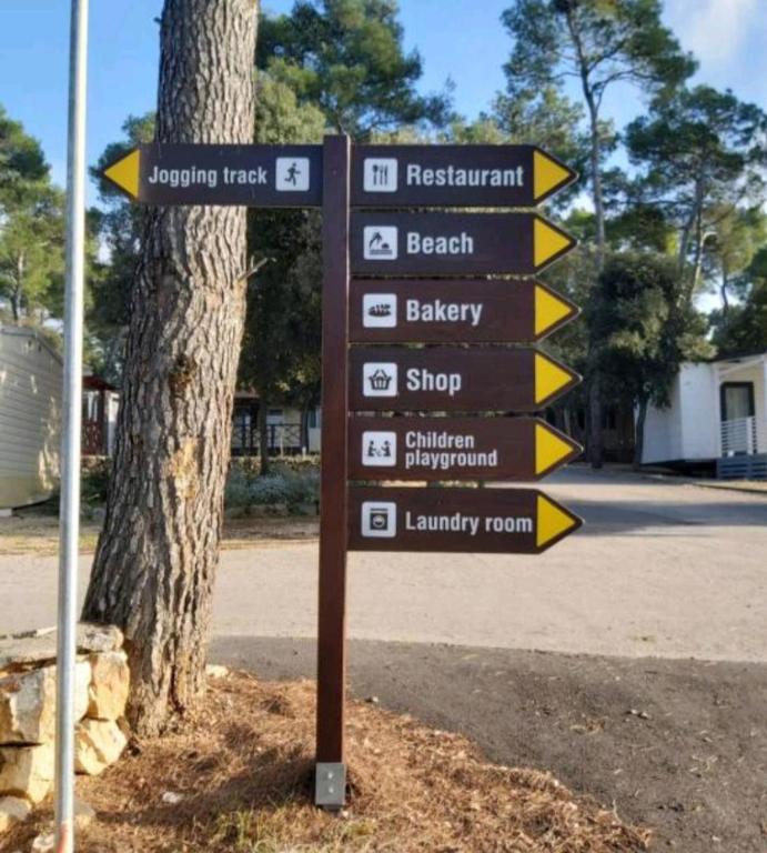 Certifikát, ocenenie alebo iný dokument vystavený v ubytovaní Ana Mobile Home - Biograd na Moru