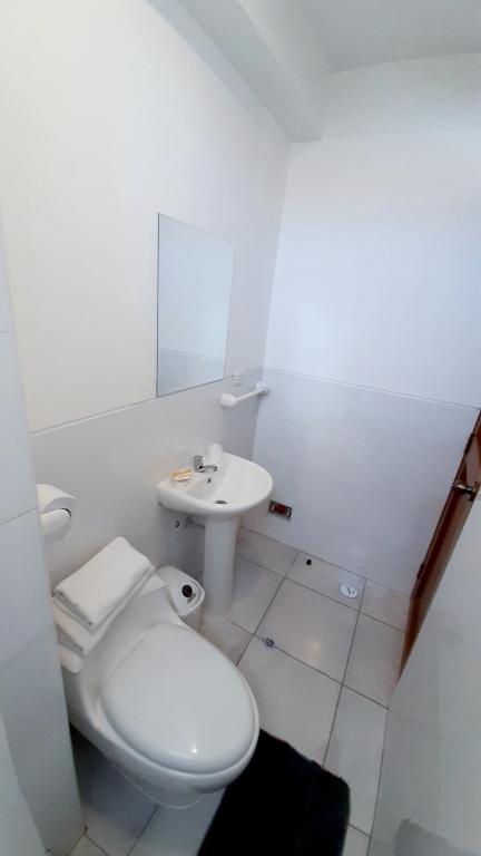 Koupelna v ubytování Majhu Hostal