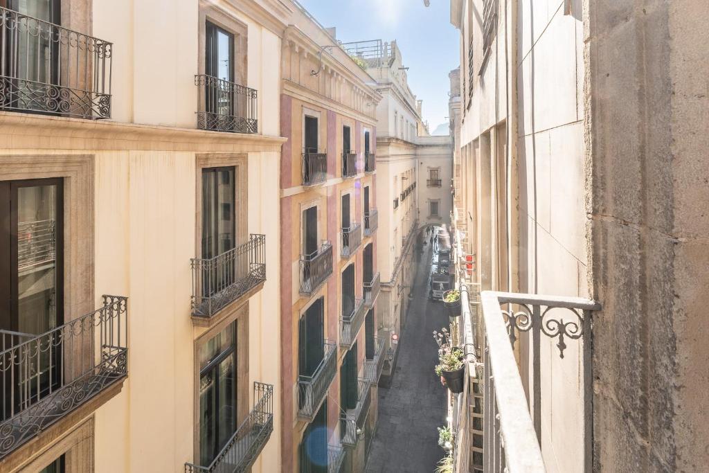 Design rooms near Rambla, Barcelona – Updated 2023 Prices