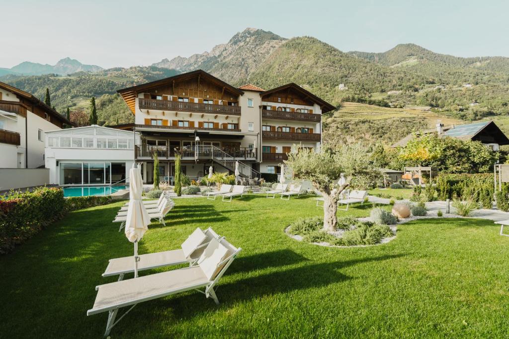Nespecifikovaný výhled na hory nebo výhled na hory při pohledu z hotelu