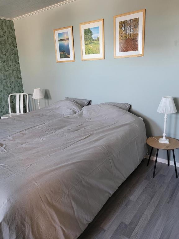 Postel nebo postele na pokoji v ubytování Bokskogens Guesthouse