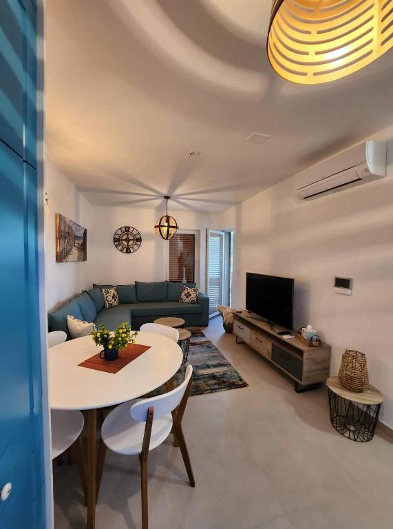 Μια τηλεόραση ή/και κέντρο ψυχαγωγίας στο Apartment Bety, Stomorska, Solta