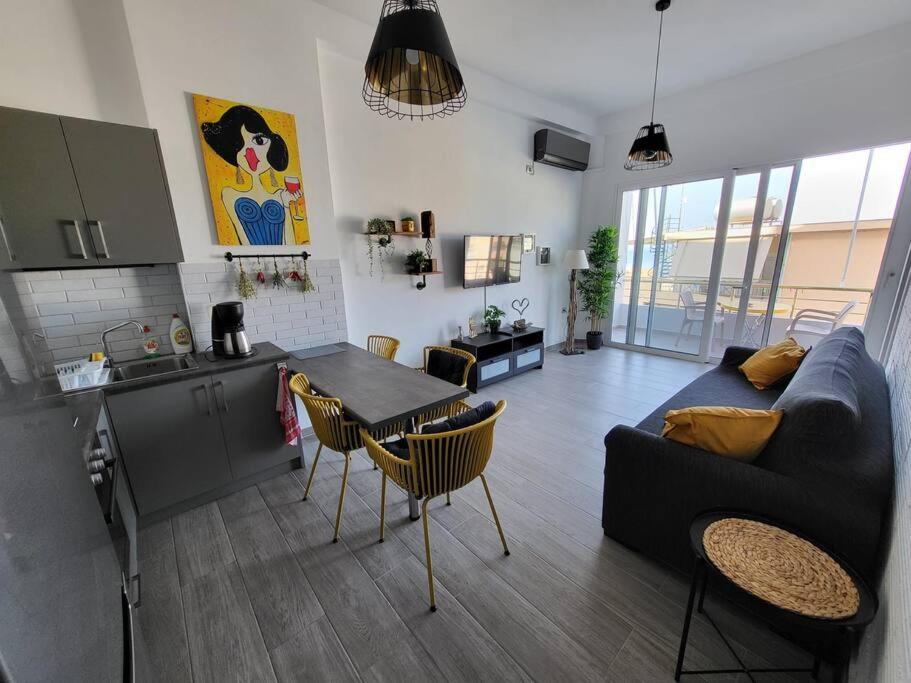 Yellow Apartment Saranda