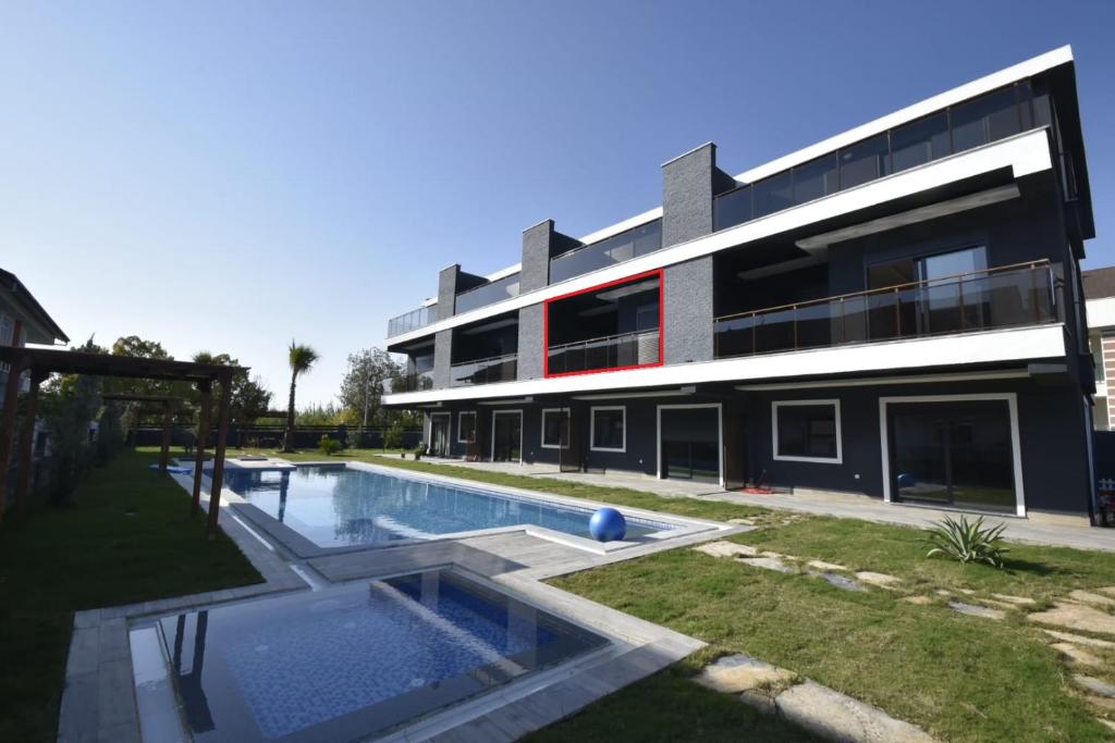 Bazén v ubytování Mali Garden Residence nebo v jeho okolí